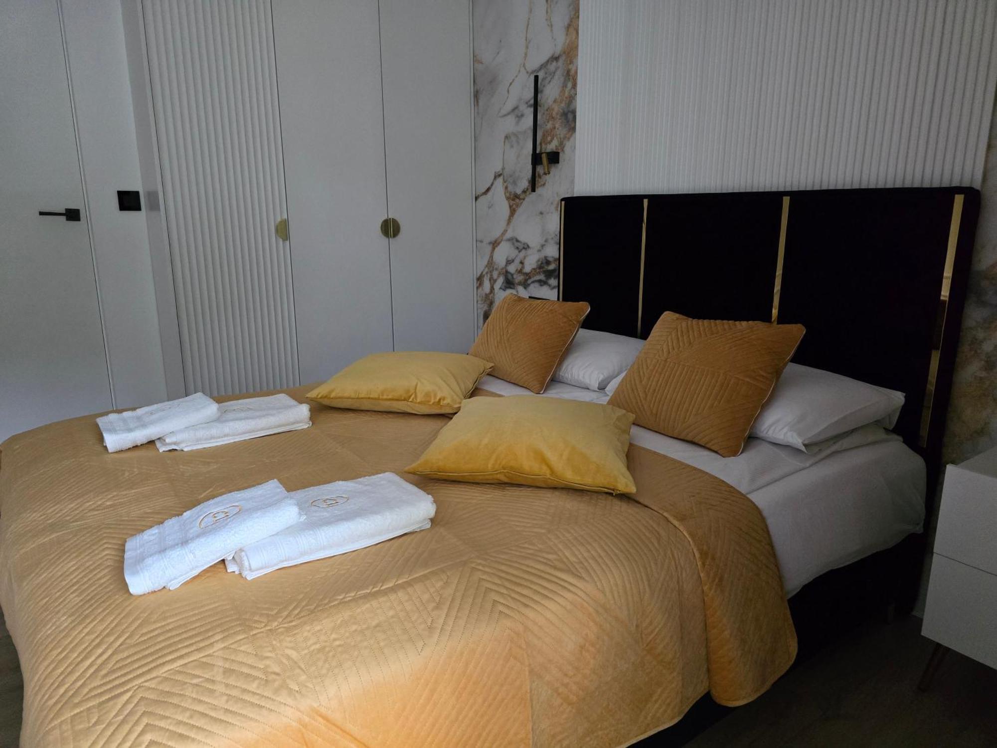 Apartament Stone Hill Z Basenem I Widokiem Na Gory シクラルスカ・ポレンバ エクステリア 写真